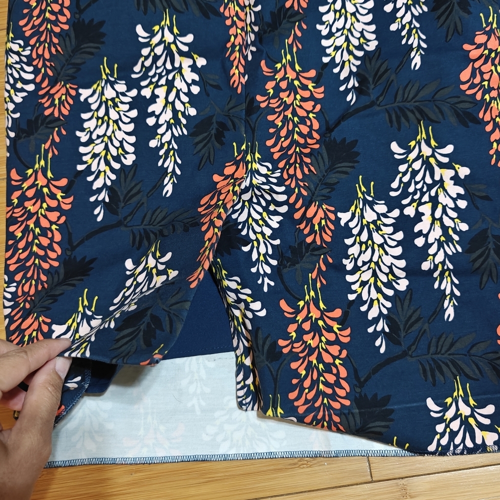Boden Navy Floral Midi Pencil Skirt Size 4 - Picture 4 of 5